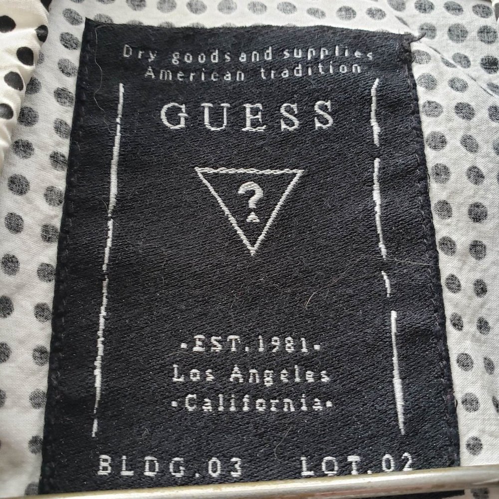 Guess Brand Slim Fit Mens short sleeved shirt, size Medium